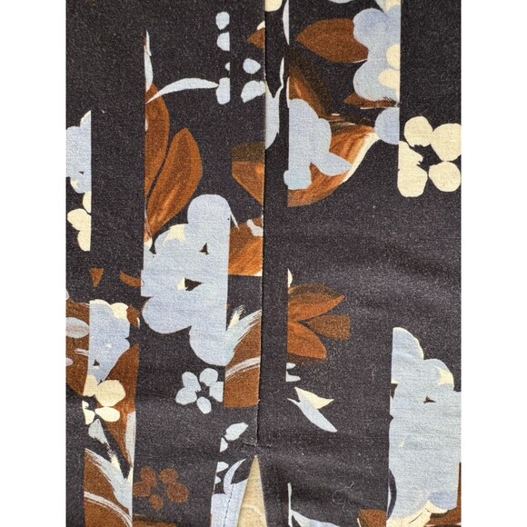 St John Blue Floral Keyhole Knit Blouse Size M Classic Designer Top MSRP $275 - Picture 10 of 10